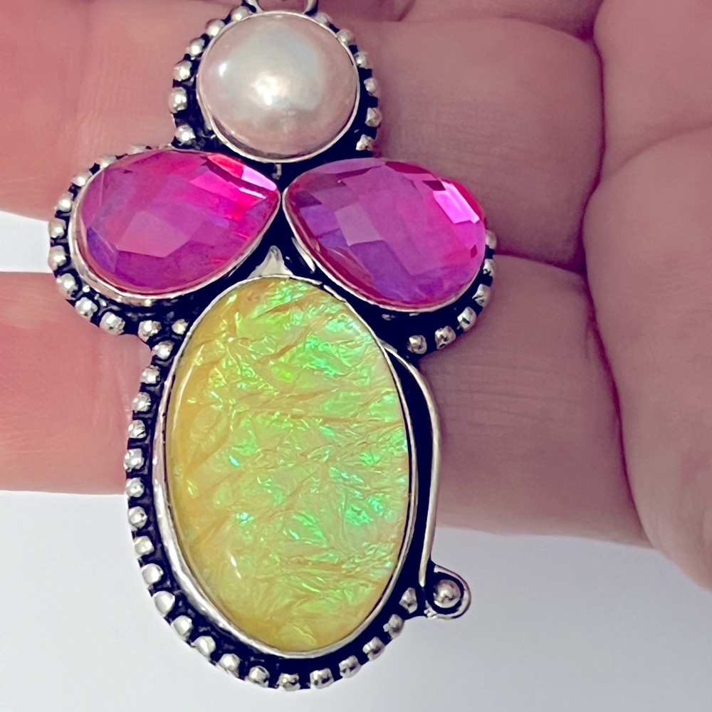 Gorgeous Flash! Triplet & gem stone pendant with 925 chain